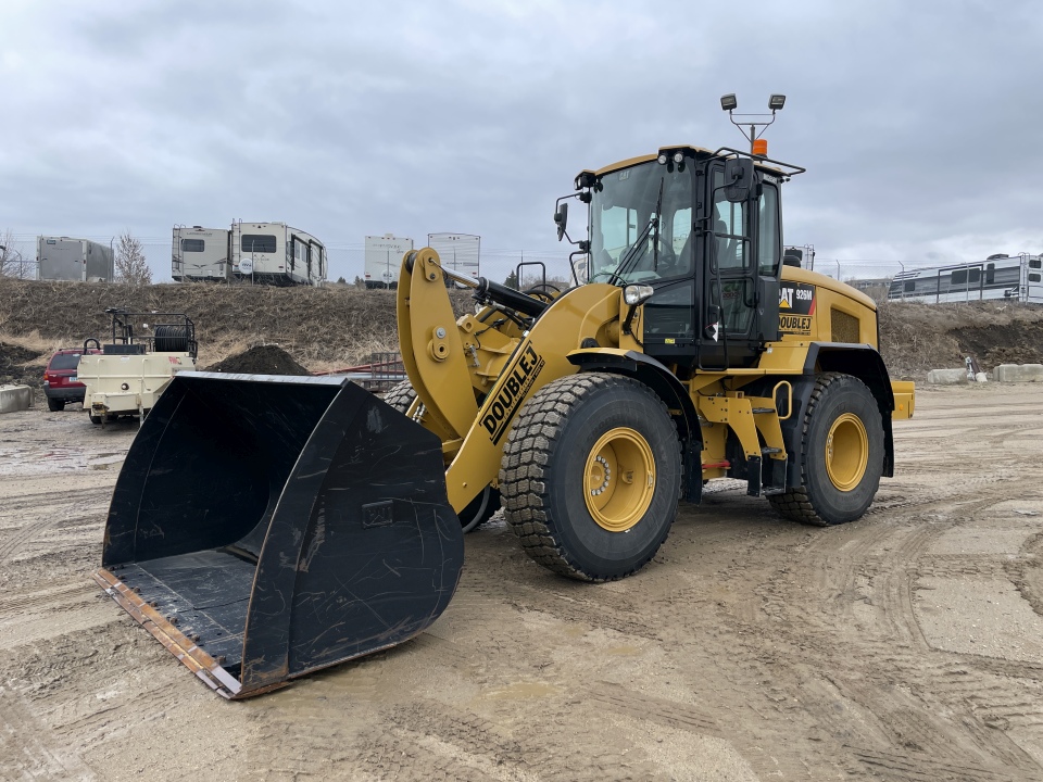 2019 CAT 926M